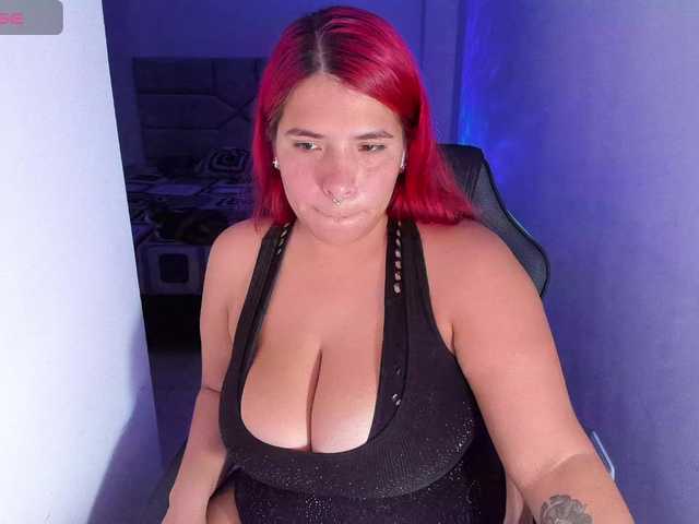 Karlathompson online show from August 13, 10:46 pm
