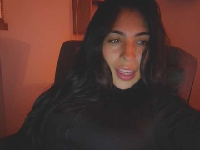 Katelunda online show from May 19, 1:39 am