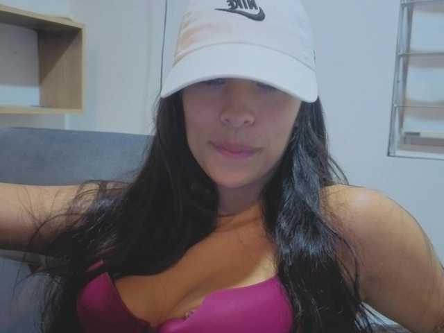 Katelunda online show from June 7, 3:44 am