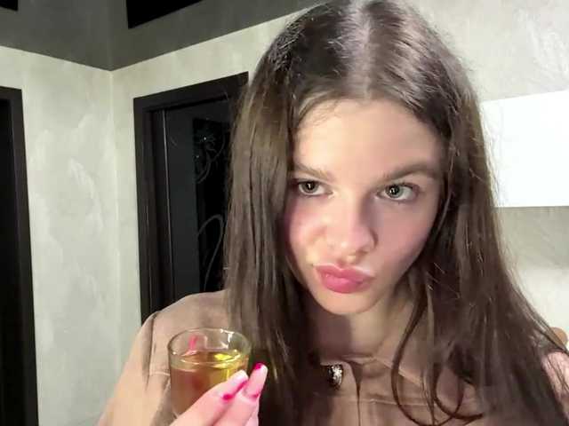 KatriceSarcone online show from August 4, 6:27 pm