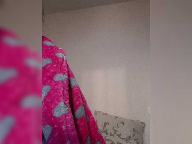 Katy19801 online show from April 30, 12:02 am