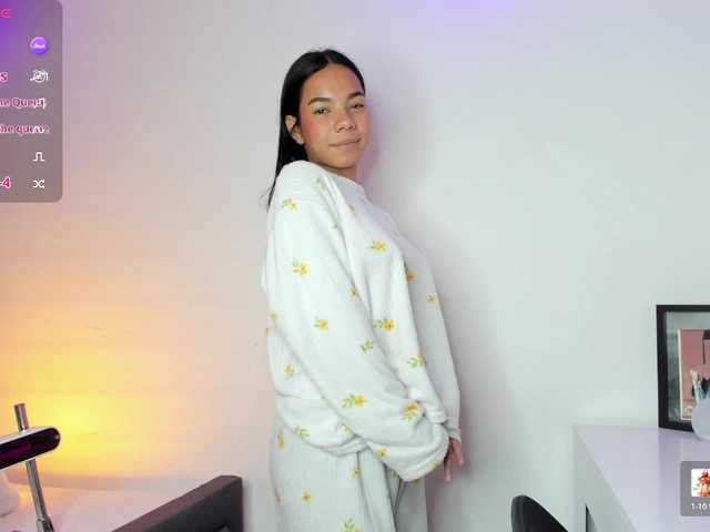 Kaylanee online show from August 14, 3:04 pm