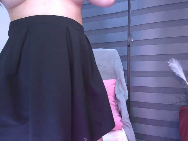 KazumiChan online show from April 14, 11:28 am
