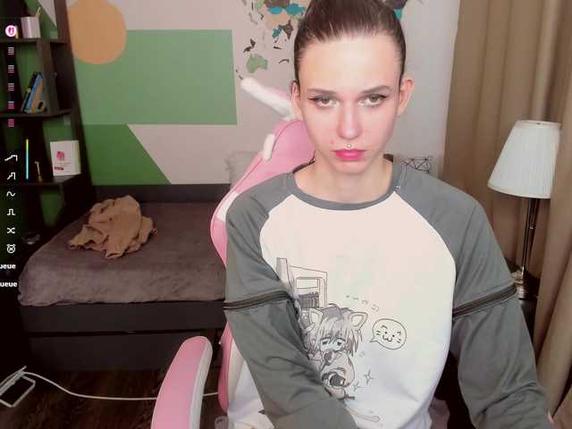 KellyStarlight online show from July 23, 5:37 pm