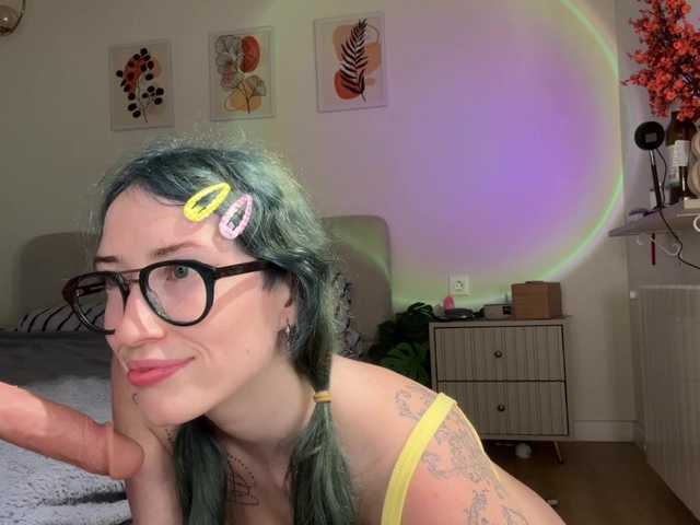 KellyyBeryy online show from July 23, 5:43 am