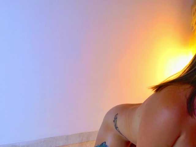 KendallRouse online show from August 14, 5:44 am