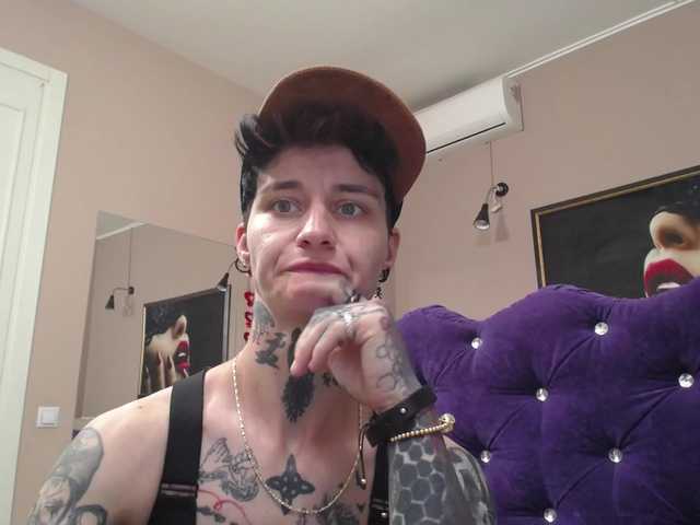 KennysXX online show from August 7, 4:40 pm