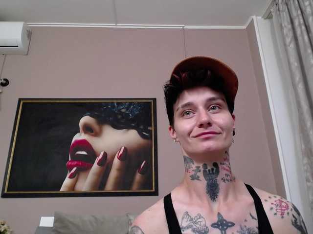 KennysXX online show from August 14, 4:43 pm