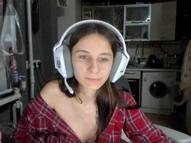 KikNika online show from April 3, 5:32 pm