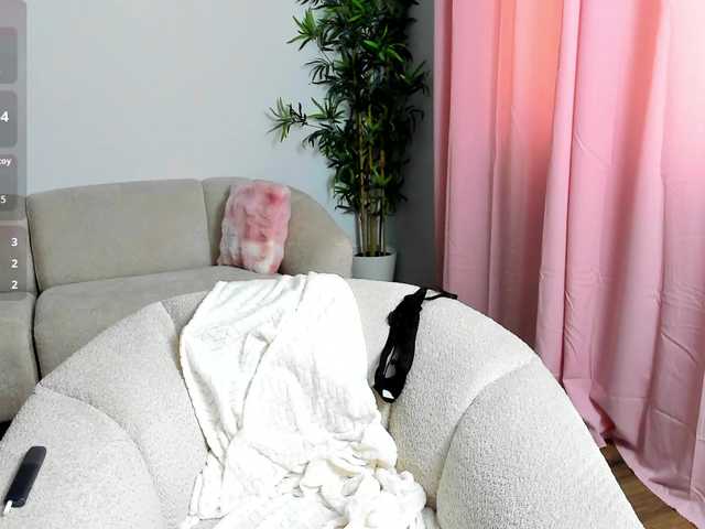 KimRece online show from August 5, 7:17 am