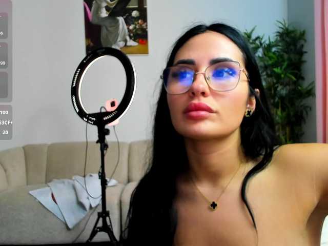 KimRece online show from August 7, 9:42 am