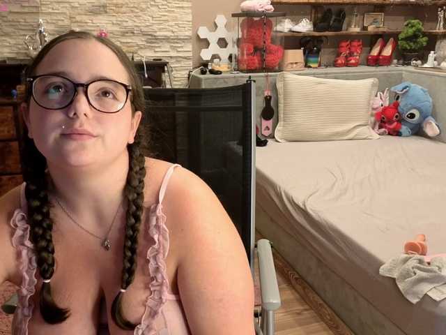 KimberlyCaprice online show from August 14, 5:38 pm