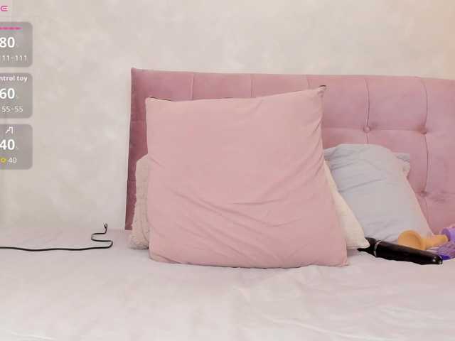Kimiekaboom online show from August 12, 2:14 am