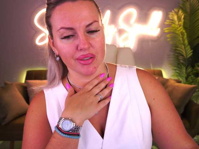 KiraCandyS online show from August 6, 7:24 pm