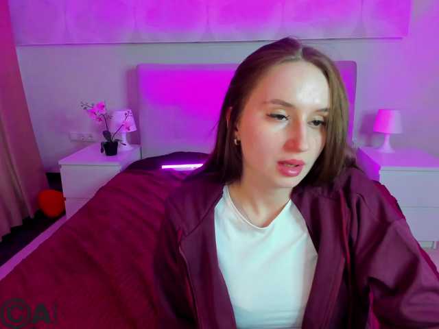 KiraSweet online show from February 20, 3:09 pm
