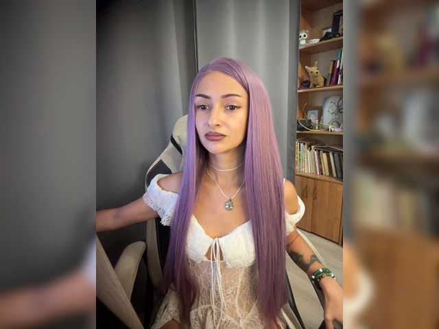 KiraWhite online show from July 29, 1:18 pm
