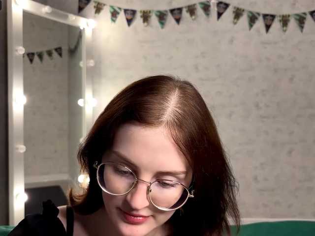 KittyNolick online show from August 6, 9:25 pm