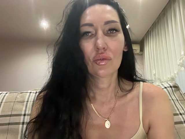 KorolevaQween000 online show from July 31, 2:29 am