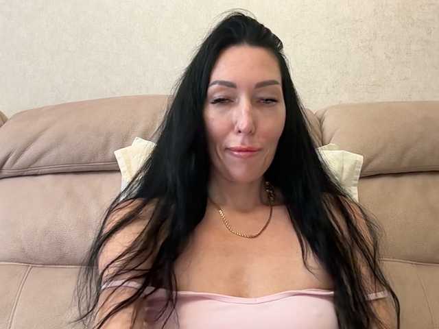 KorolevaQween000 online show from August 13, 2:47 am