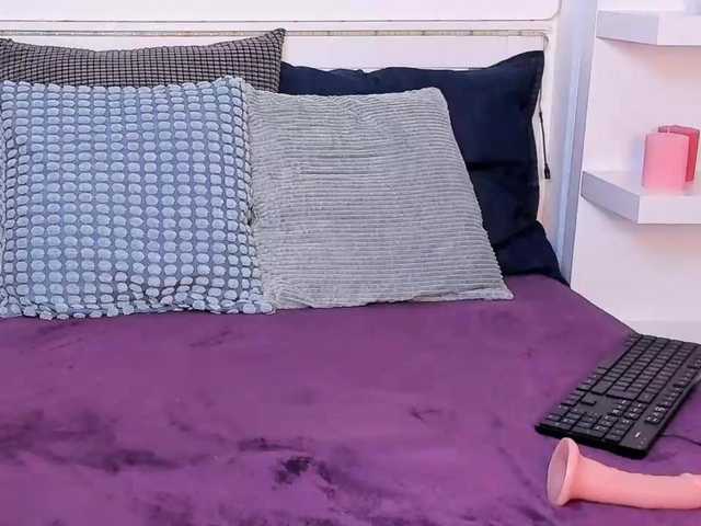 KristalWilder online show from August 6, 2:10 am