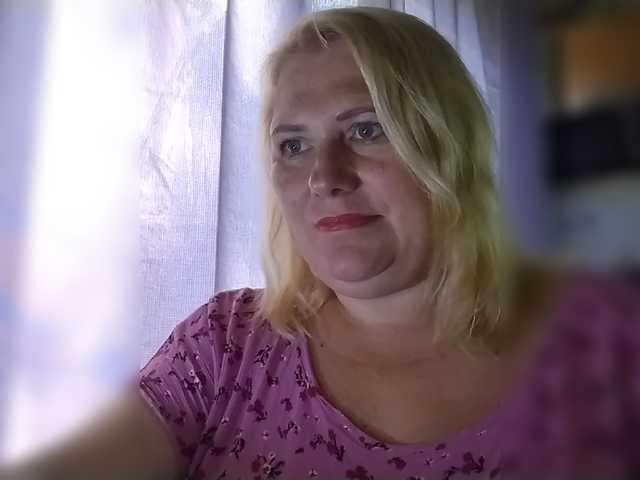 Kristina543210 online show from August 15, 6:28 am