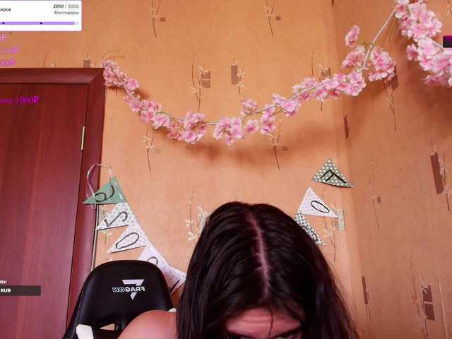 KristinaScott online show from June 21, 2:40 pm