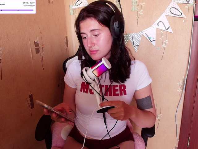 KristinaScott online show from June 23, 4:30 pm