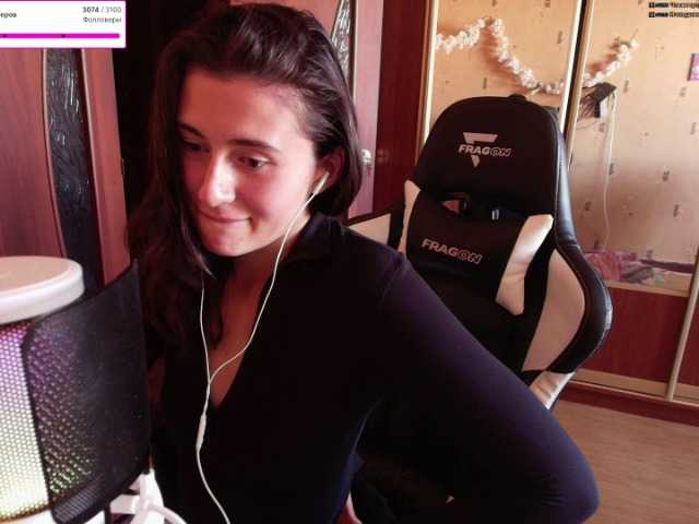 KristinaScott online show from July 9, 4:56 pm