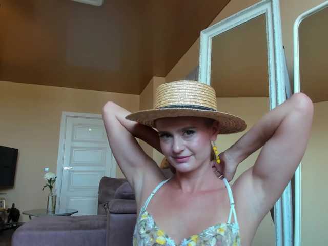 MissMotivated online show from August 12, 8:27 am