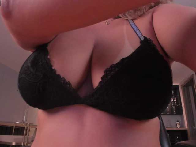 KylaMorrison online show from August 8, 12:16 pm