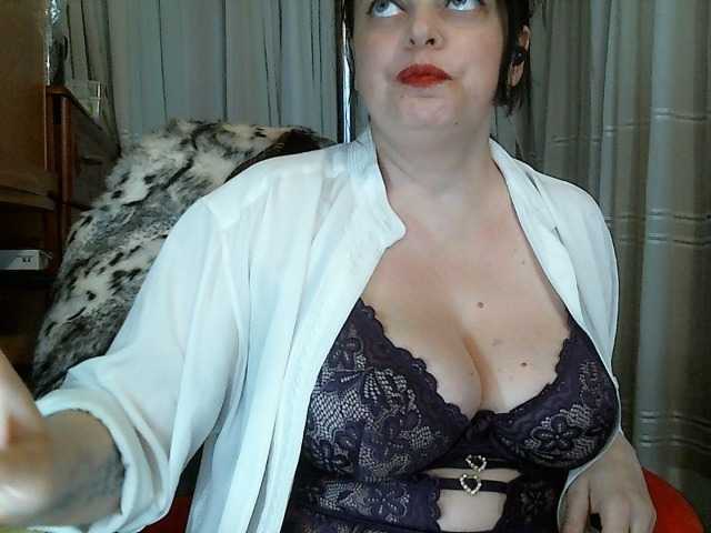 LINA2111 online show from May 27, 11:01 am
