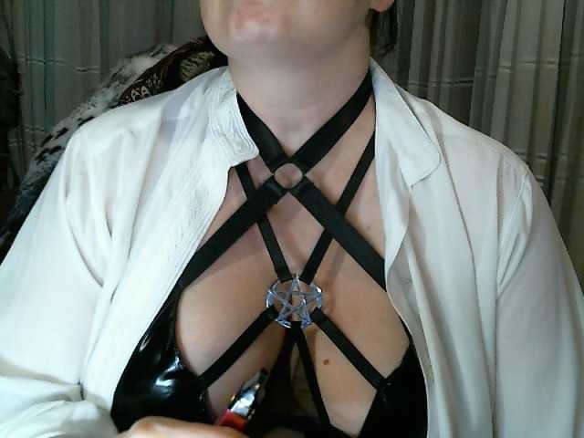 LINA2111 online show from June 23, 5:36 pm