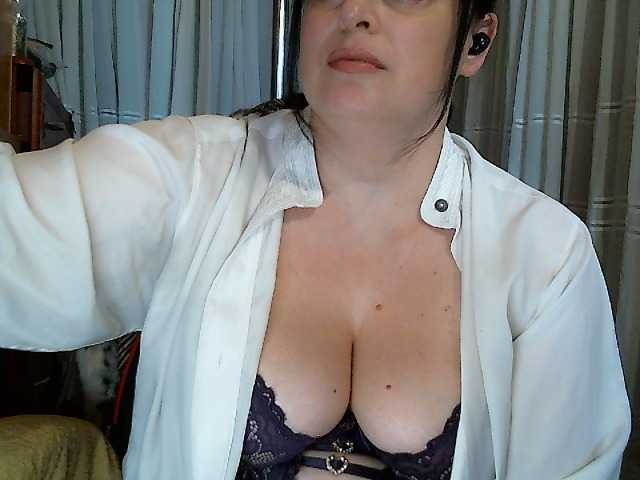 LINA2111 online show from July 30, 10:44 am