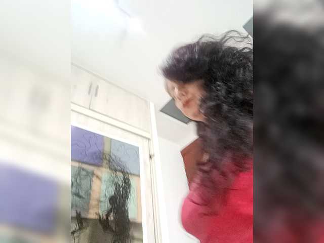 LINALUNERA1 online show from April 16, 11:11 pm