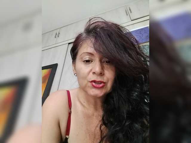 LINALUNERA1 online show from May 13, 9:15 pm