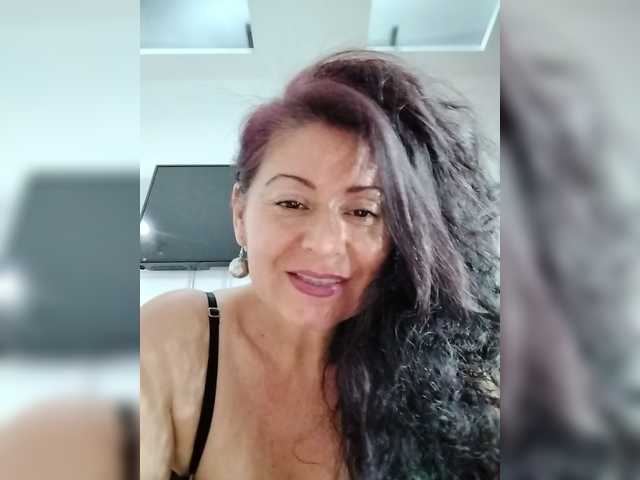 LINALUNERA1 online show from August 4, 10:07 pm