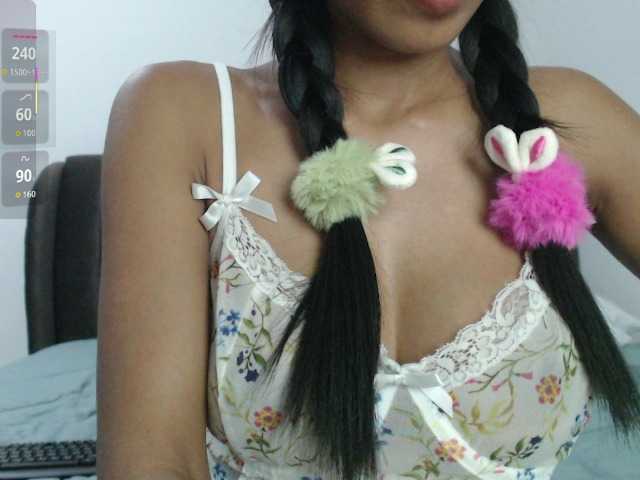 Ladiimia online show from May 4, 7:04 pm