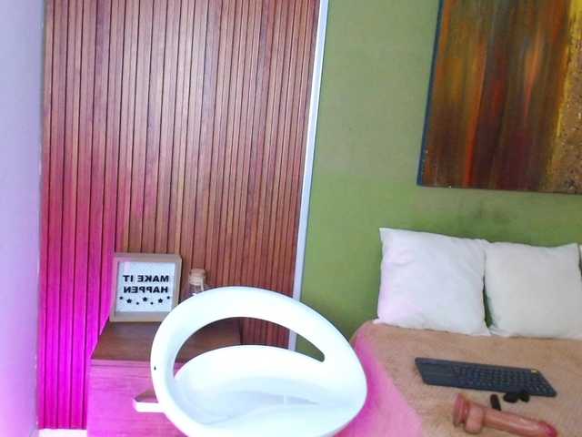 LadyAmbar online show from August 13, 3:59 pm