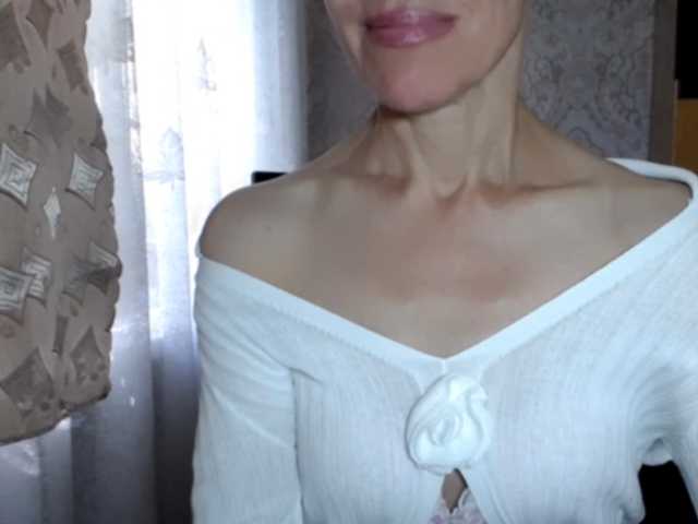 LadyL09 online show from August 2, 5:25 am