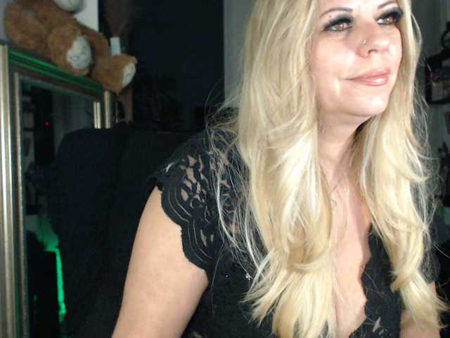 LadyVelvet online show from July 10, 11:32 pm