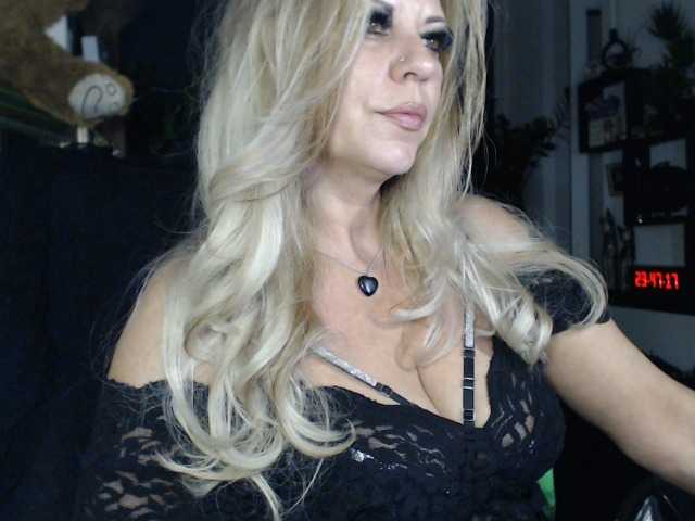 LadyVelvet online show from August 9, 9:49 pm