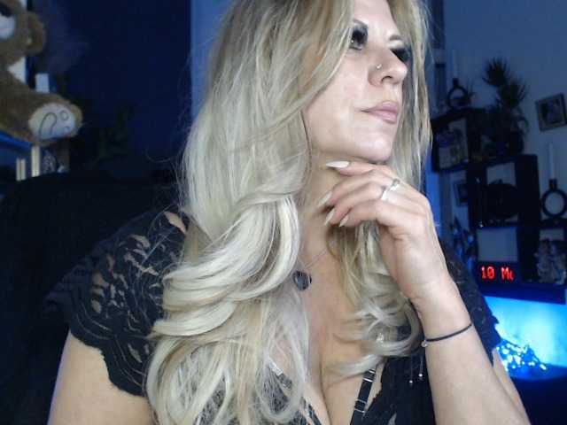 LadyVelvet online show from August 13, 10:35 pm