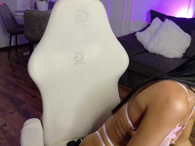 Ladycharm93 online show from August 11, 4:47 am