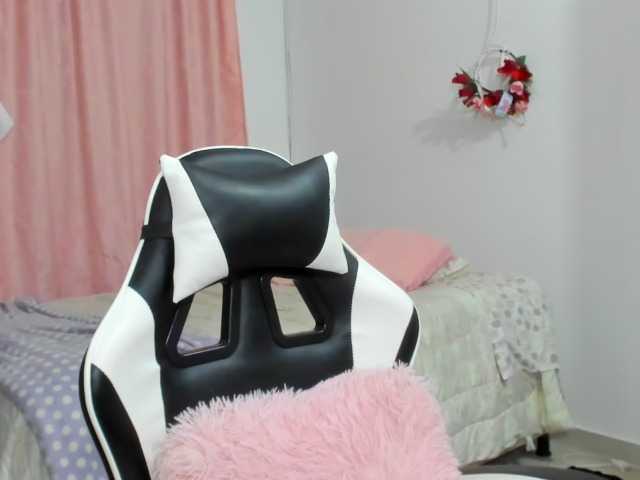 LaraCat1 online show from August 12, 11:40 pm