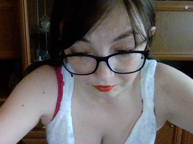 Larrisa3 online show from June 1, 5:43 am
