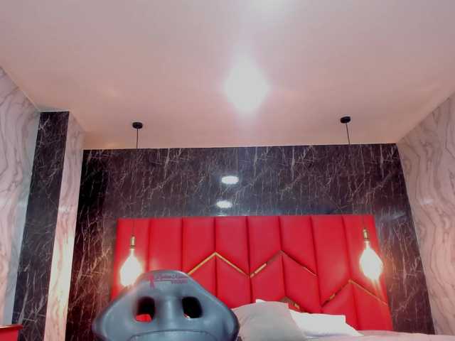 LatinaHoleQueen-1 online show from August 14, 8:12 pm