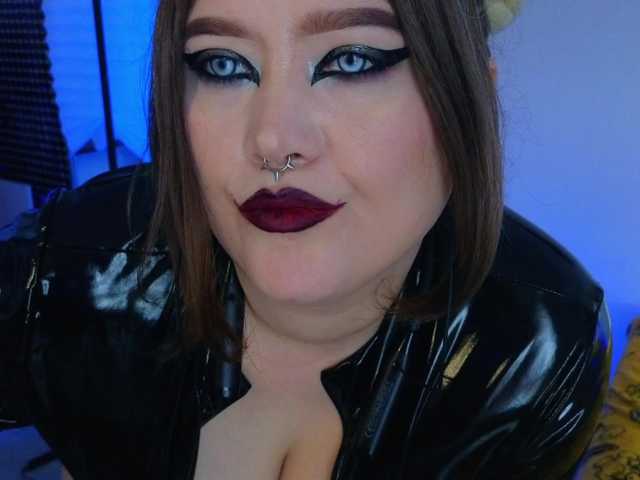 Laura-Wicked online show from August 3, 5:36 am