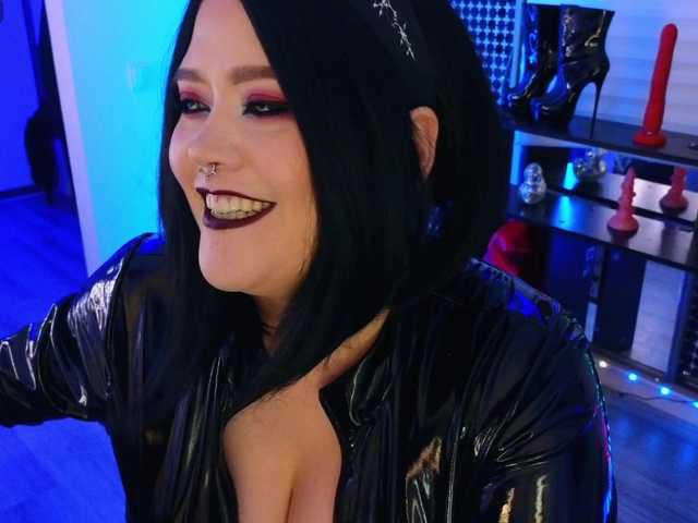 Laura-Wicked online show from August 12, 10:23 pm