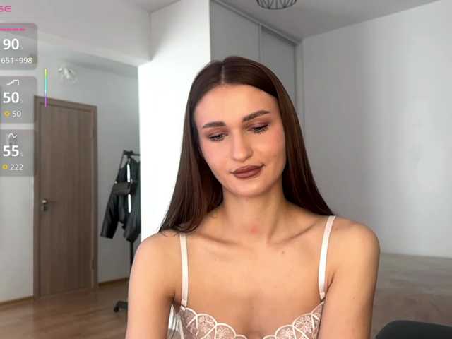 LauraMondella online show from August 15, 12:31 pm