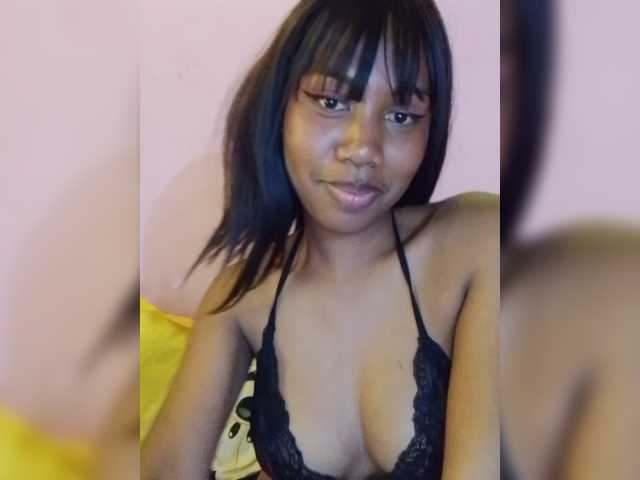 Laurapink online show from August 3, 6:26 pm